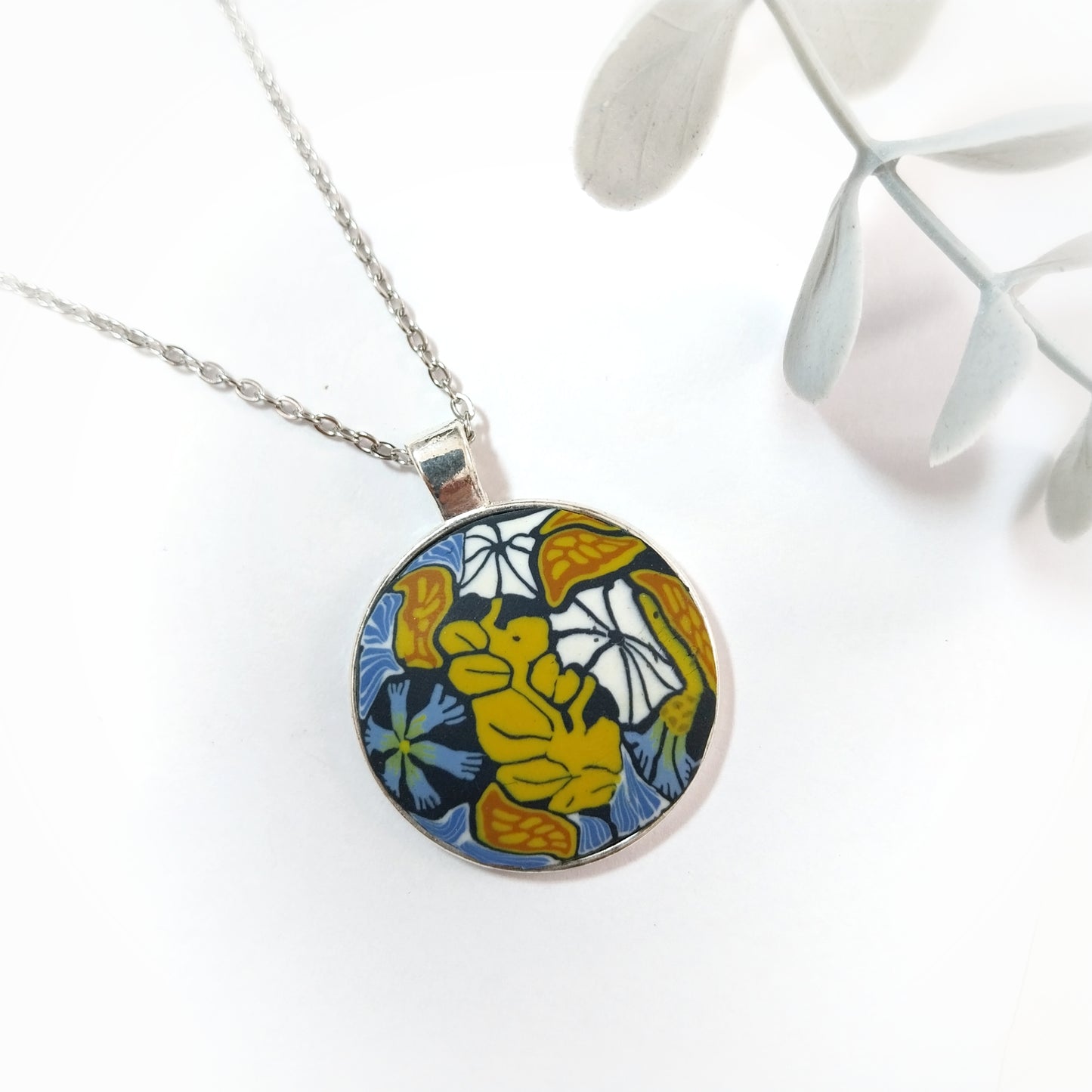 Large Round Pendant Necklace