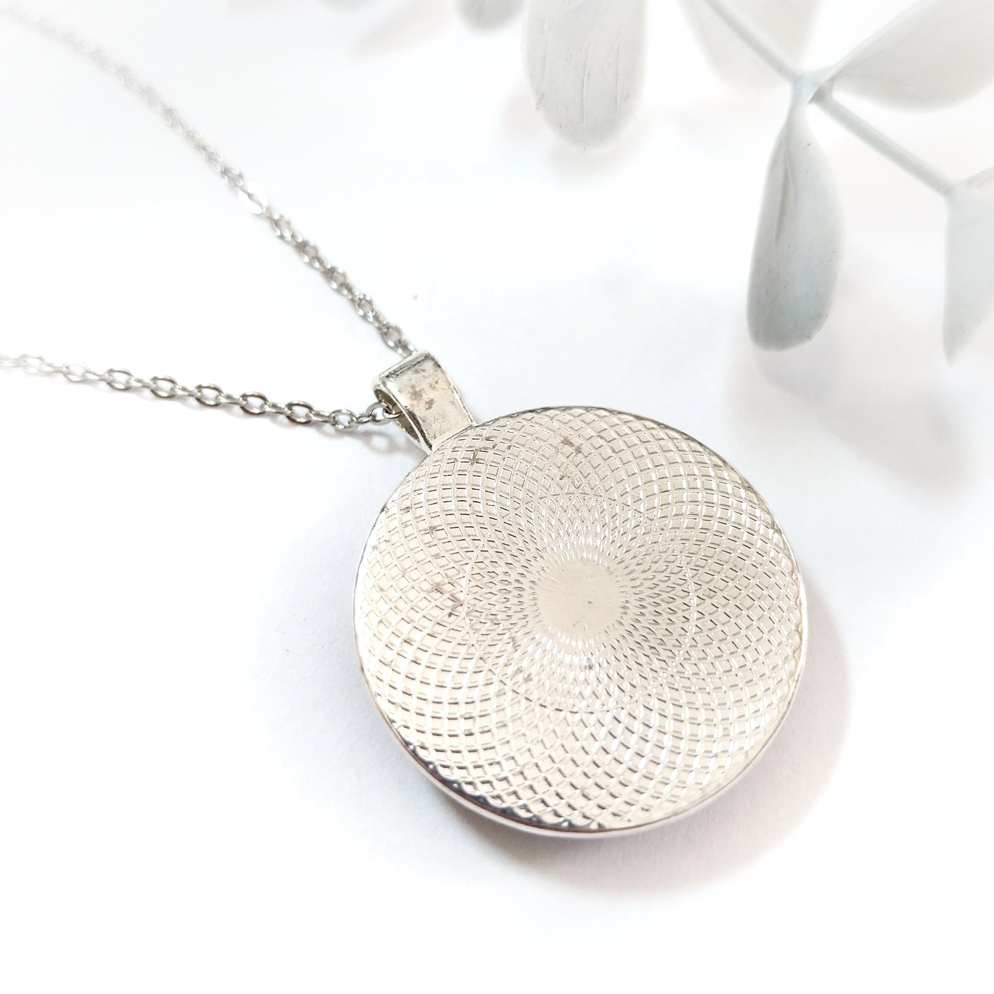 Large Round Pendant Necklace