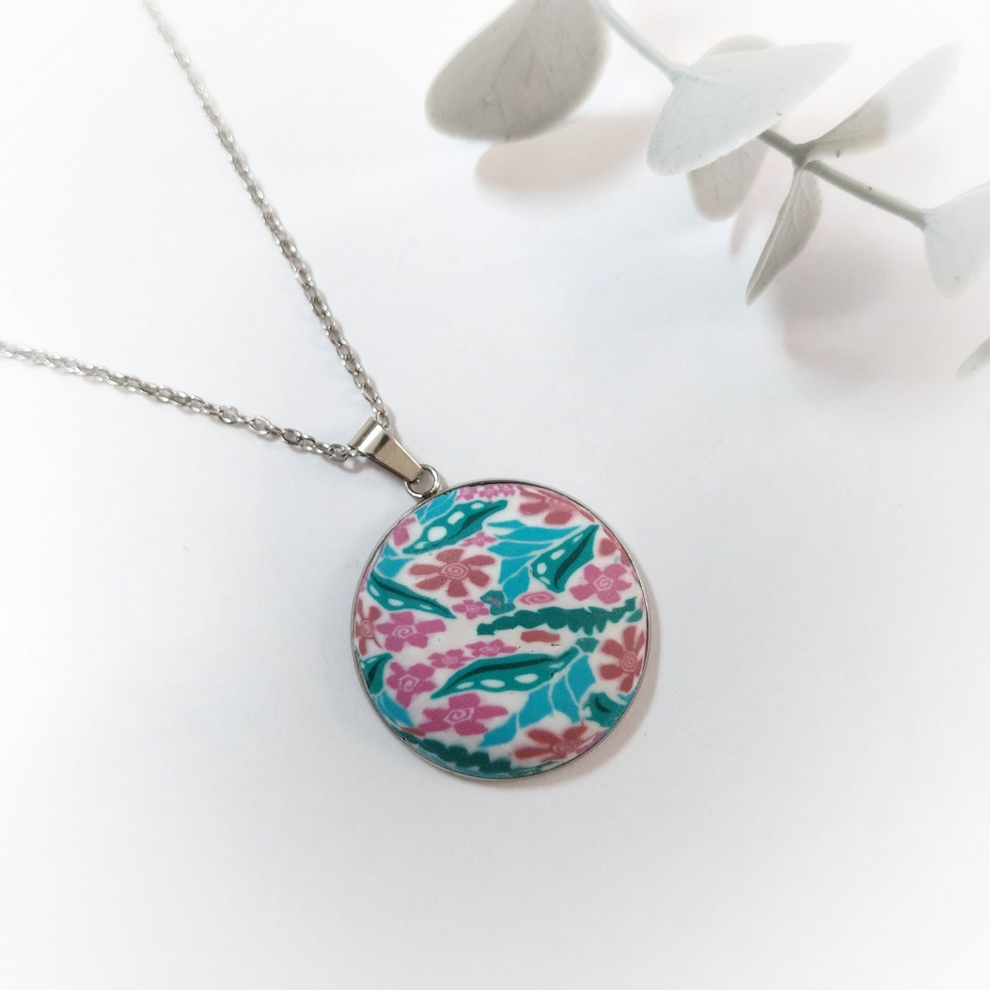 Large Round Pendant Necklace