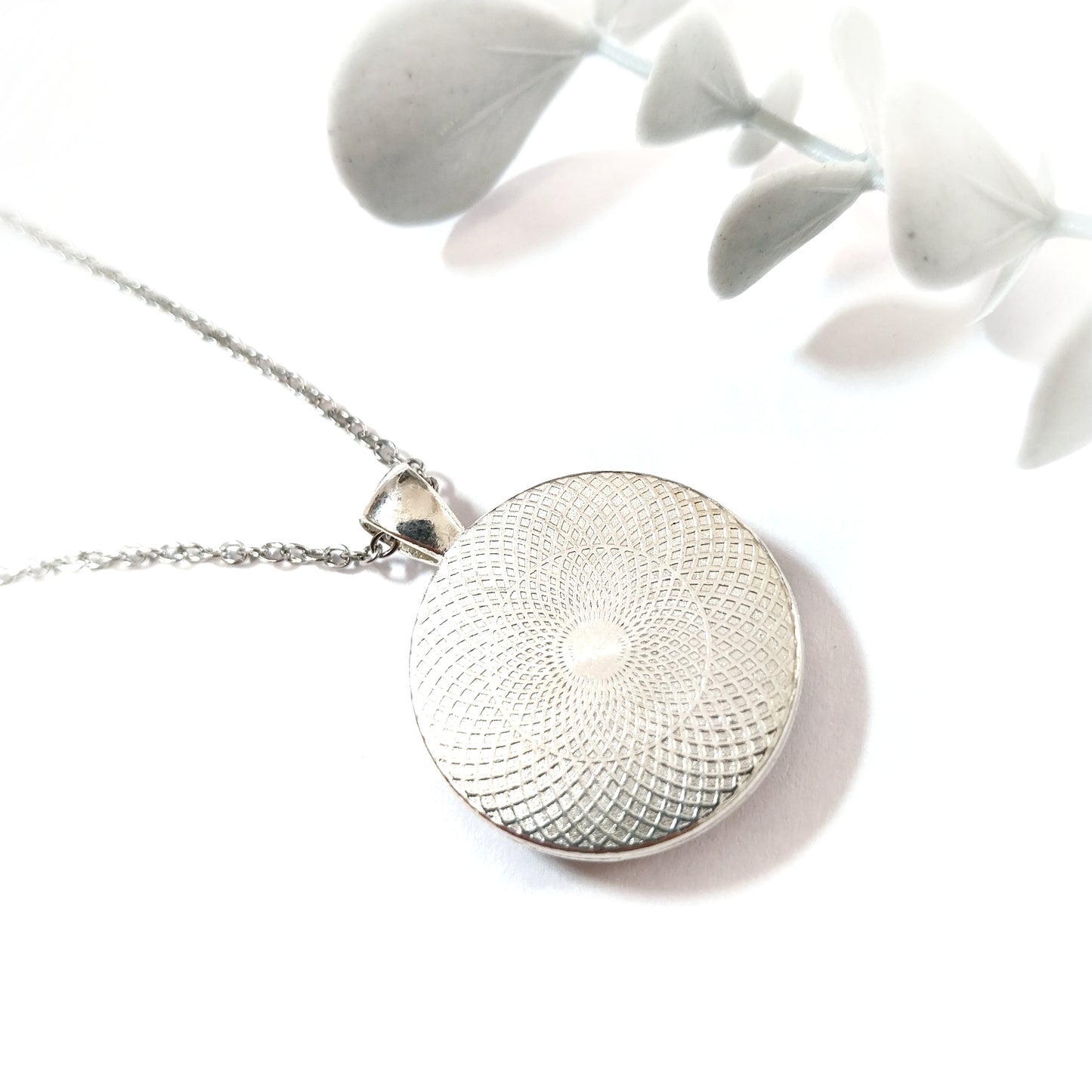 Large Round Pendant Necklace