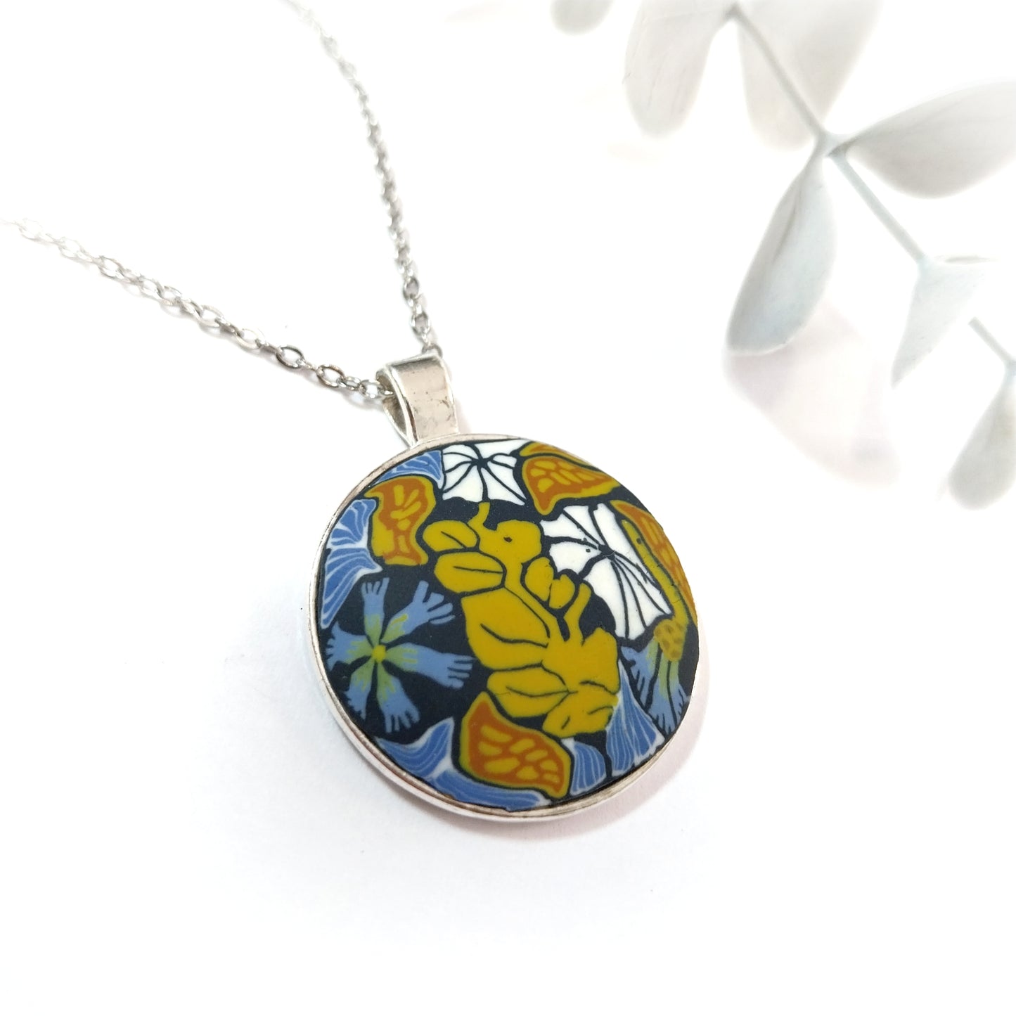 Large Round Pendant Necklace