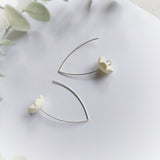 Freda earrings in warm White